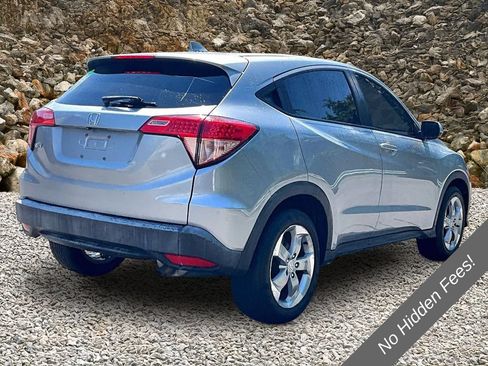 Used 2018 Honda HR-V LX image 2