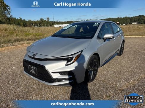 Used 2024 Toyota Corolla SE image 1