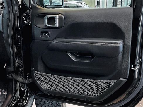 Used 2022 Jeep Wrangler Unlimited Rubicon w/ Xtreme Recon 35" Tire Package AWD/4WD image 23