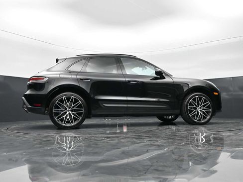 Certified 2025 Porsche Macan AWD/4WD image 45