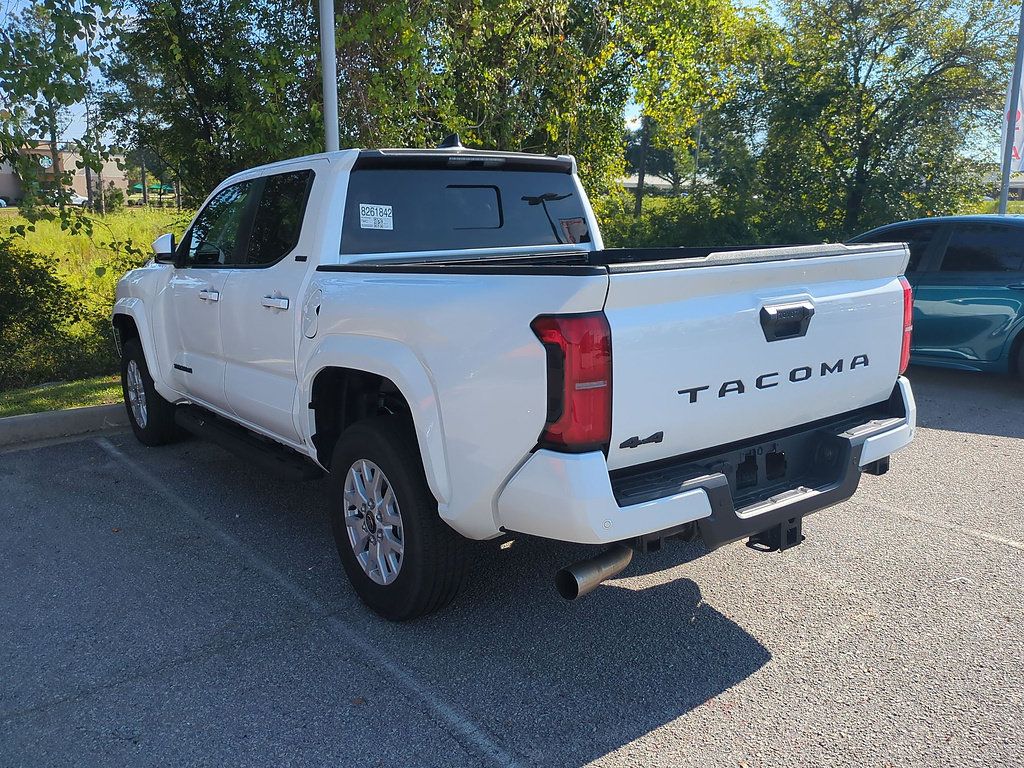 Used 2024 Toyota Tacoma SR5 AWD/4WD image 7