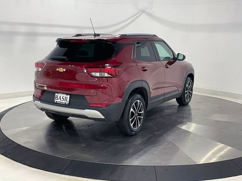 Used 2025 Chevrolet TrailBlazer LT w/ LT Cold Weather Package image 11