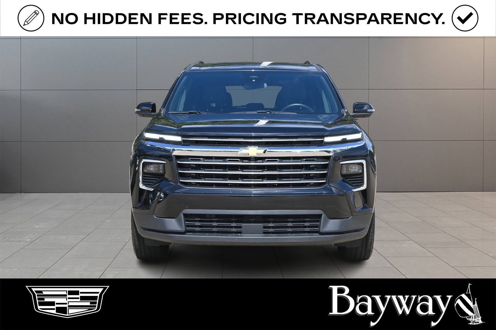 Used 2025 Chevrolet Traverse LT FWD image 2
