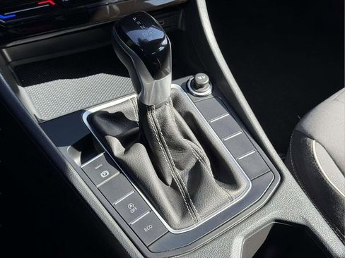 Used 2025 Volkswagen Jetta Sport image 6