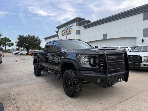 Used 2020 GMC Sierra 2500 AT4 w/ AT4 Premium Package AWD/4WD image 2