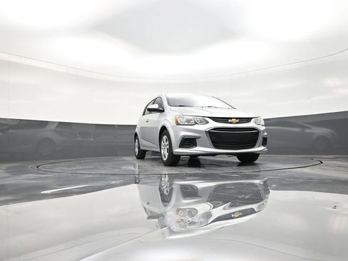 Used 2020 Chevrolet Sonic LT image 27