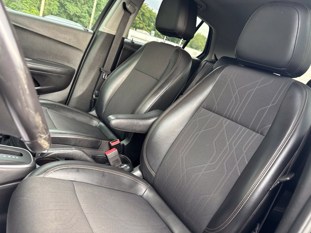 Used 2019 Chevrolet Trax LT w/ LT Convenience Package AWD/4WD image 9