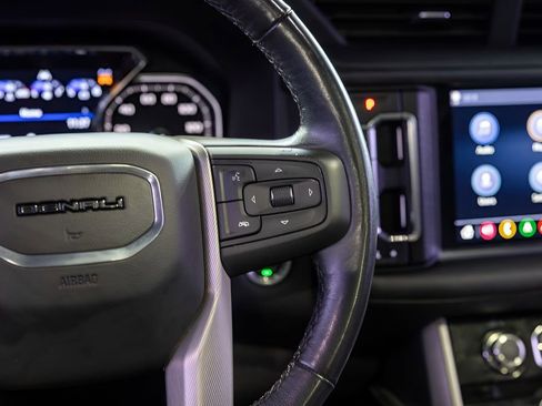 Used 2021 GMC Yukon XL Denali w/ Denali Premium Package AWD/4WD image 34