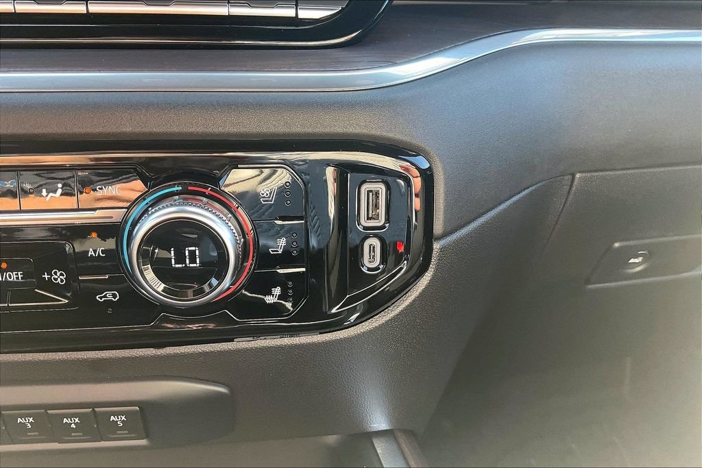 New 2026 GMC Sierra 2500 SLT w/ SLT Premium Package AWD/4WD image 23