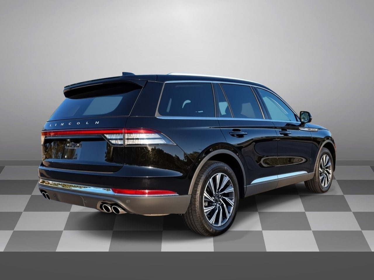 Used 2025 Lincoln Aviator AWD image 6