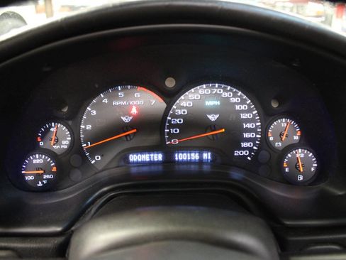 Used 2001 Chevrolet Corvette Coupe w/ Preferred Equipment Group2 image 38