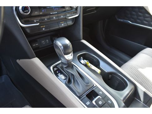 Used 2019 Hyundai Santa Fe SEL image 27