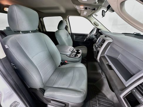 Used 2017 RAM 1500 Express AWD/4WD image 24