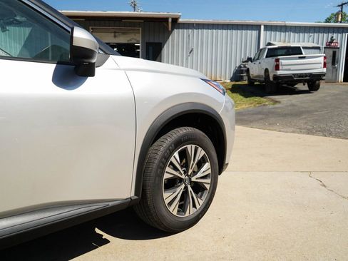 Used 2023 Nissan Rogue SV AWD/4WD image 18