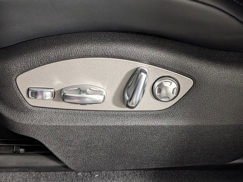 New 2026 Porsche Macan image 28