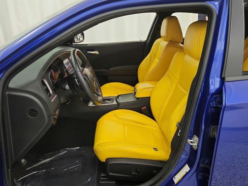 Used 2022 Dodge Charger R/T w/ Blacktop Package RWD image 18