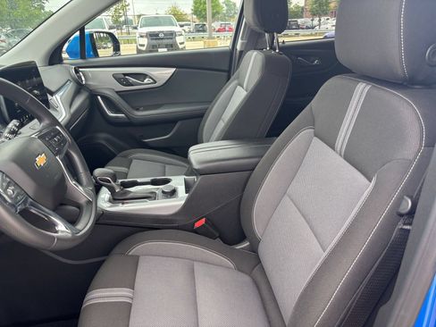 Used 2025 Chevrolet Blazer LT FWD image 24