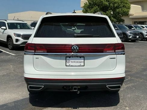 Used 2024 Volkswagen Atlas SE AWD/4WD image 4