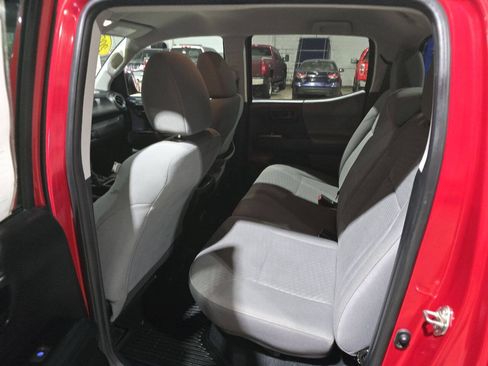 Used 2020 Toyota Tacoma SR AWD/4WD image 30