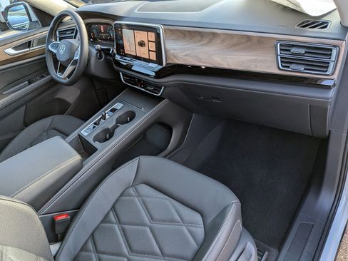 New 2026 Volkswagen Atlas SE image 37