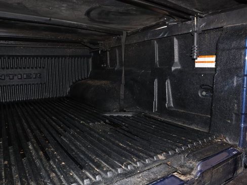 Used 2022 Nissan Frontier SV image 16