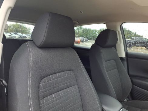 Used 2024 Honda HR-V LX image 11