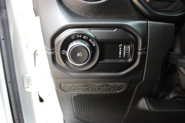 Used 2025 Jeep Wrangler Unlimited Rubicon AWD/4WD image 18
