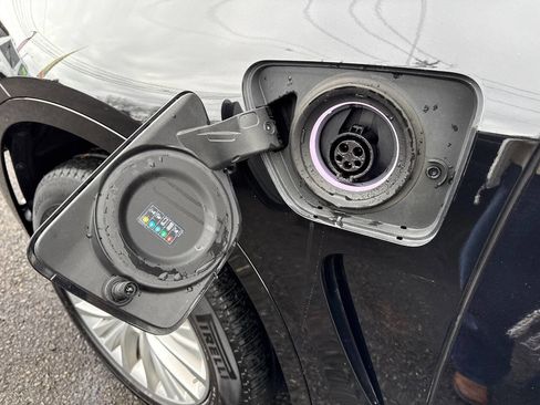 Used 2016 BMW X5 xDrive40e image 6