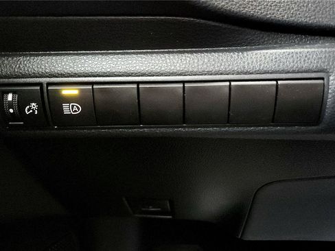 Used 2023 Toyota Corolla LE image 32