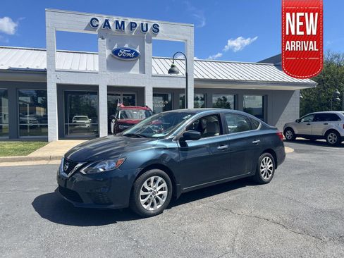 Used 2016 Nissan Sentra SV image 1