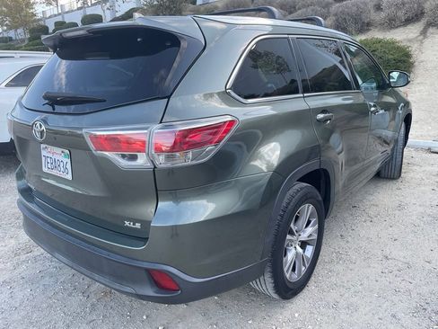 Used 2014 Toyota Highlander XLE FWD image 9