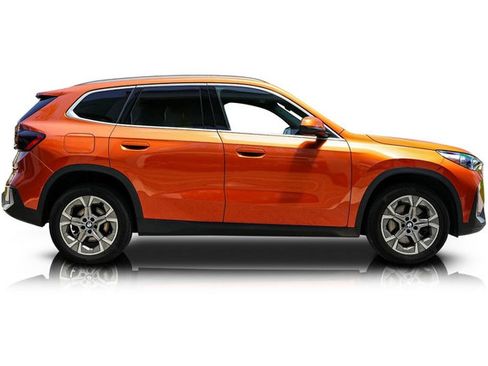 Used 2023 BMW X1 xDrive28i AWD/4WD image 2
