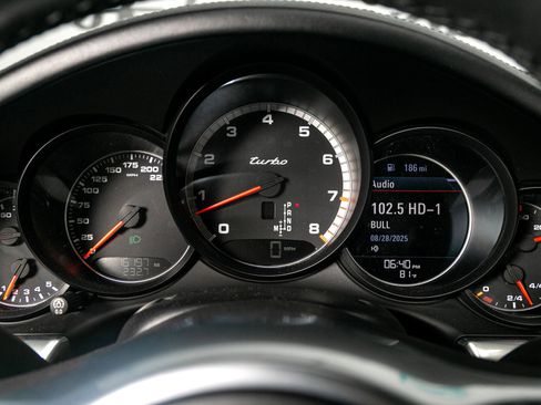 Used 2015 Porsche 911 Turbo image 35