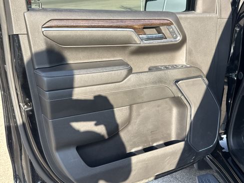 Used 2024 GMC Sierra 1500 Elevation w/ LPO, Elevation Black Package image 3