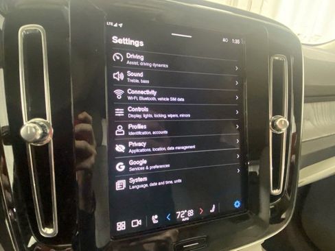 Used 2025 Volvo XC40 B5 Plus w/ Protection Package Premier image 22