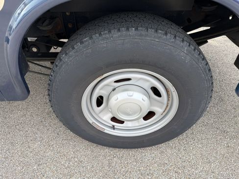 Used 2017 Ford F250 XL w/ Power Equipment Group image 2