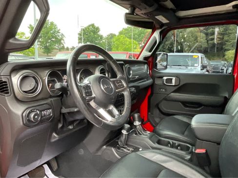 Used 2022 Jeep Wrangler Unlimited Sahara w/ LED Lighting Group AWD/4WD image 13
