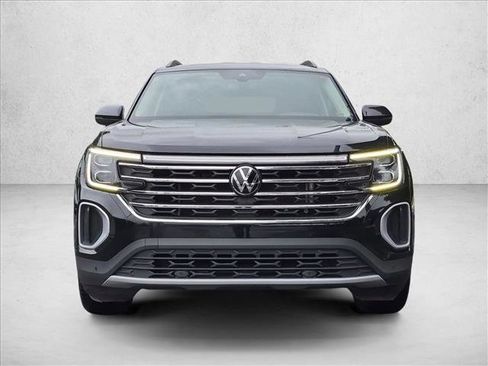 Used 2024 Volkswagen Atlas SE FWD image 2