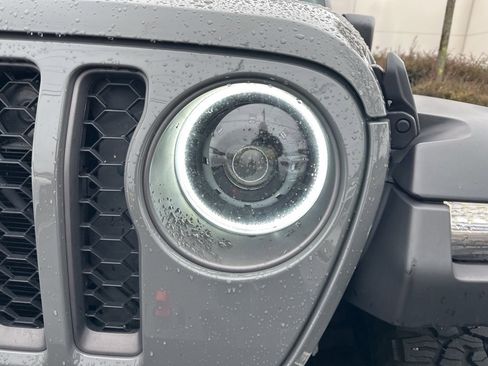 Used 2022 Jeep Gladiator Mojave w/ Trailer Tow Package image 9