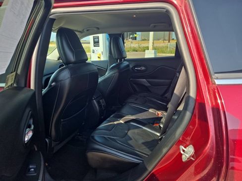 Used 2019 Jeep Cherokee Limited w/ Trailer Tow Group AWD/4WD image 12