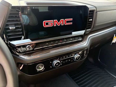Used 2024 GMC Sierra 1500 Elevation image 12