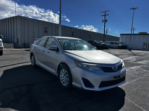 Used 2013 Toyota Camry L image 7