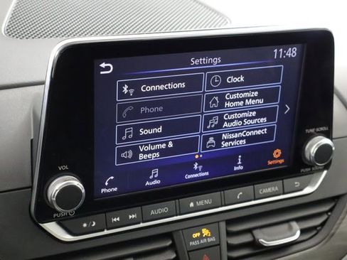 Used 2025 Nissan Altima 2.5 SV FWD image 25