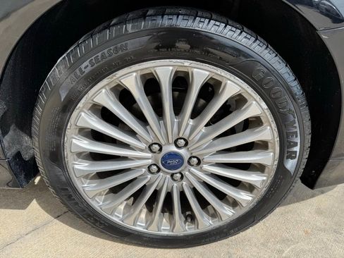 Used 2016 Ford Fusion Titanium FWD image 9