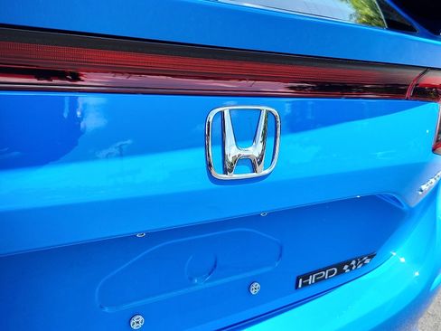 Used 2024 Honda Civic Sport image 28