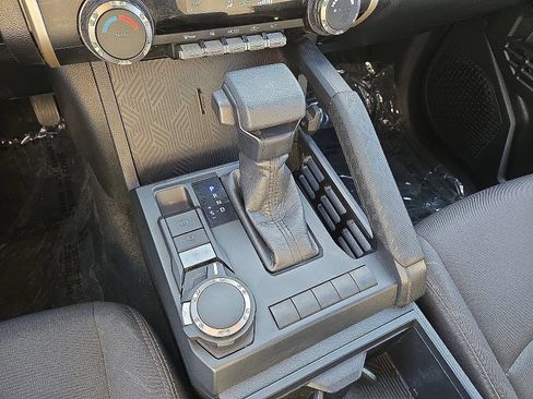 Used 2025 Toyota Tacoma SR AWD/4WD image 27