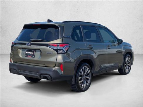 Used 2025 Subaru Forester Touring AWD/4WD image 5