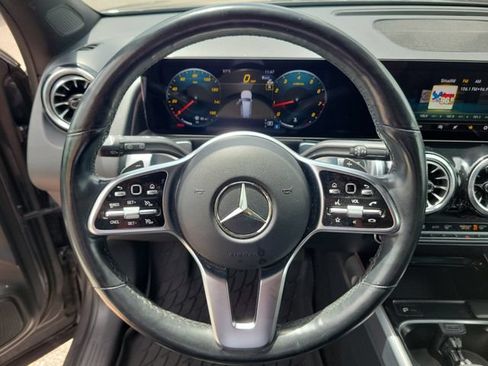 Used 2023 Mercedes-Benz GLB 250 4MATIC w/ Premium Package image 20