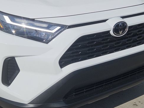 Used 2024 Toyota RAV4 LE AWD/4WD image 3