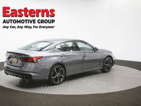 Used 2023 Nissan Altima 2.5 SR FWD image 40